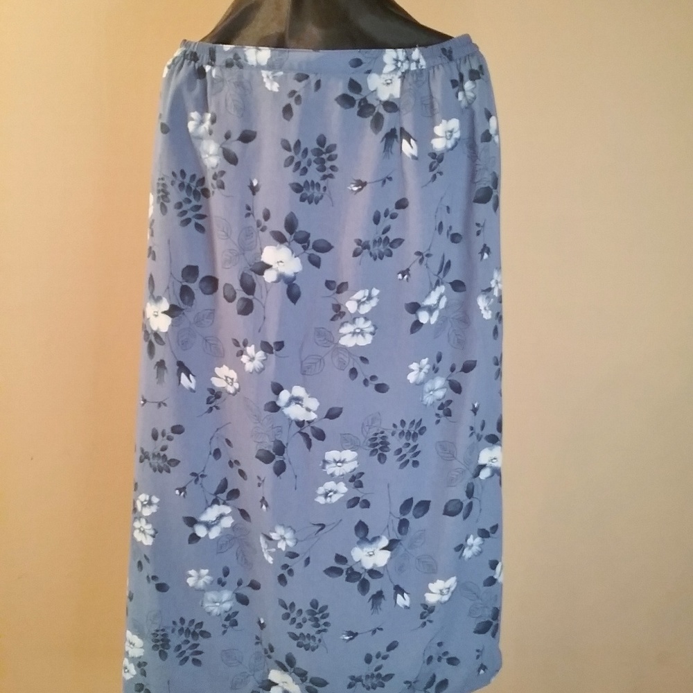Laura Scott Blue Floral Skirt
